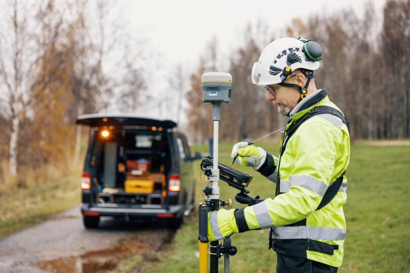 Projecting image